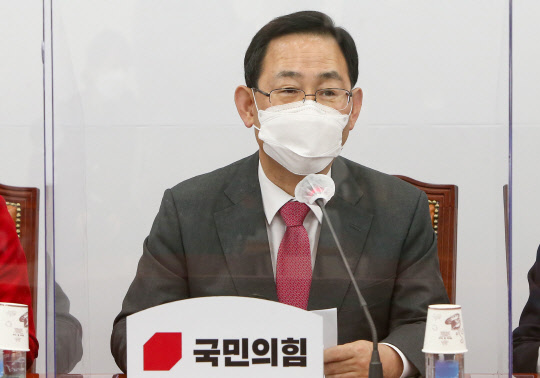 주호영 "정부, 코로나 백신 구입 예산 미편성" 성토(사진=연합뉴스)